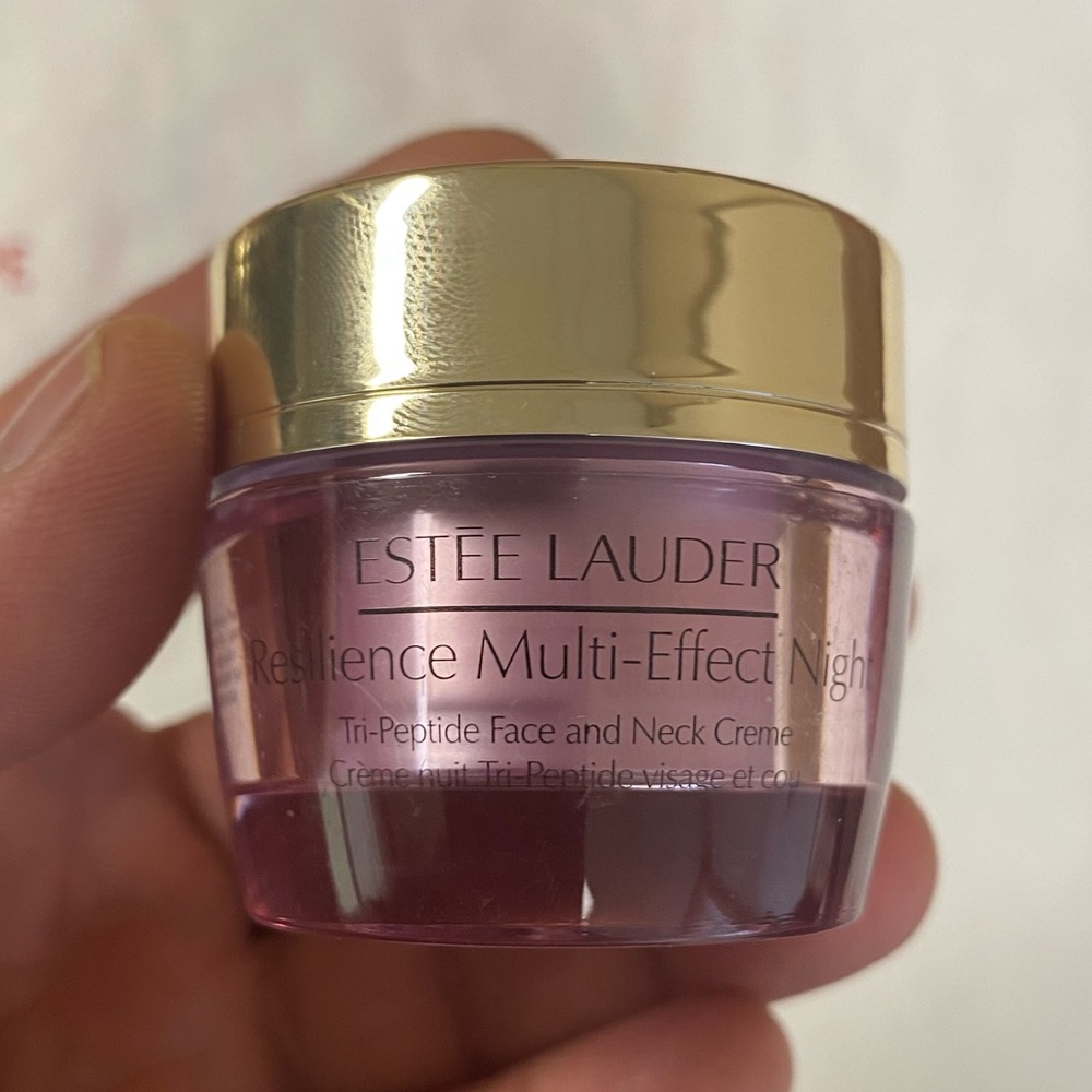New Estée Lauder Resilience Multi-Effect Night Tri-Peptide Face & Neck Creme